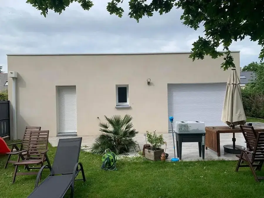 Après : Maison de plain-pied, façade côté jardin